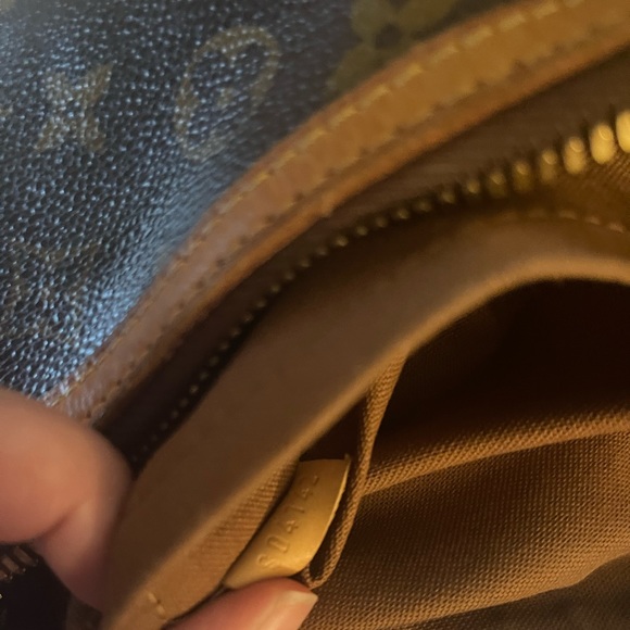 Louis Vuitton Palermo PM - Picture 4 of 11